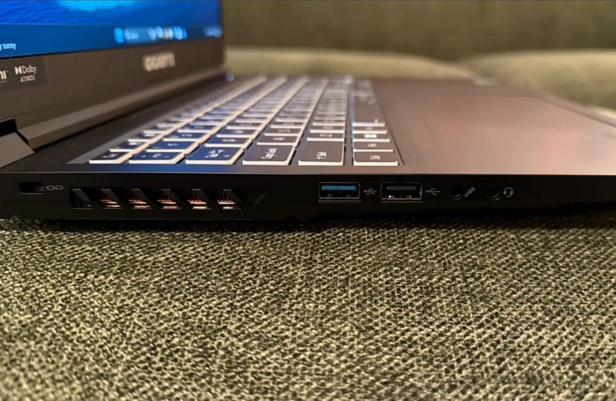 GIGABYTE G6 KF (Intel Core i7-13620H, 32GB, 1TB, RTX 4060 8GB) (KF-H3US864KH) laptop_gigabyte_g6 фото