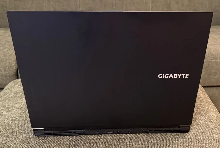 GIGABYTE G6 KF (Intel Core i7-13620H, 32GB, 1TB, RTX 4060 8GB) (KF-H3US864KH) laptop_gigabyte_g6 фото
