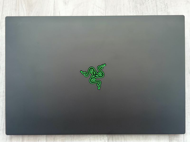 Razer Blade 15 (Intel Core i7-8750H, 16GB, 256GB SSD, GTX 1070 8GB) laptop_razer_15_1070 фото