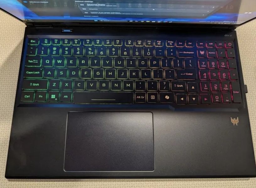 Acer Predator Helios 16 AI PHN16-73 (Intel Core Ultra 7 255HX, 16GB, 512GB, RTX 5060 8GB) acer_predator_16_5060 фото