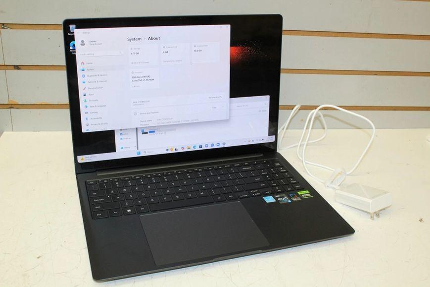 Samsung Galaxy Book3 Ultra 16 (Intel Core i7-13700H, 16GB, 512GB SSD, RTX 4050 6GB) laptop_samsung_ultra_4050 фото