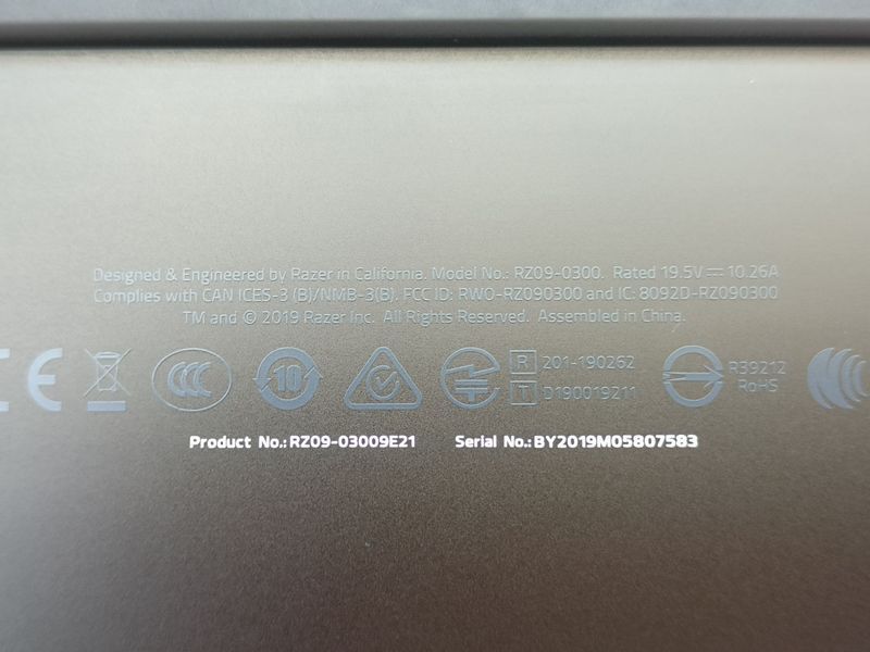Razer Blade 15 RZ09-0300 (Intel Core i7-9750H, 16GB, 512GB SSD, GTX 1660 TI 6GB) laptop_razer_15_1660 фото