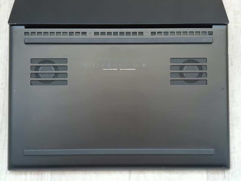 Razer Blade 15 RZ09-0300 (Intel Core i7-9750H, 16GB, 512GB SSD, GTX 1660 TI 6GB) laptop_razer_15_1660 фото