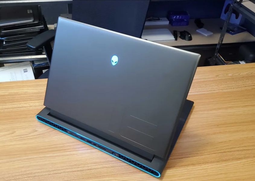 Dell Alienware M18 R1 (Intel Core i9-13980HX, 32GB, 2TB SSD, RTX 4090 16GB, CherryMX)  laptop_alienware_18_4090 фото