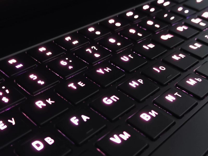 Razer Blade 15 RZ09-0288 (Intel Core i7-8750H, 16GB, 512GB SSD, RTX 2070 8GB) laptop_razer_15_2060 фото
