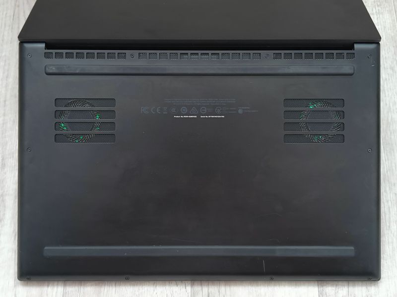 Razer Blade 15 RZ09-0288 (Intel Core i7-8750H, 16GB, 512GB SSD, RTX 2070 8GB) laptop_razer_15_2060 фото