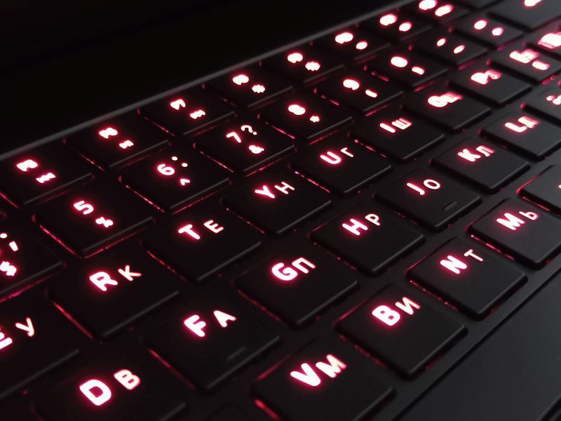 Razer Blade 15 RZ09-0288 (Intel Core i7-8750H, 16GB, 512GB SSD, RTX 2070 8GB) laptop_razer_15_2060 фото