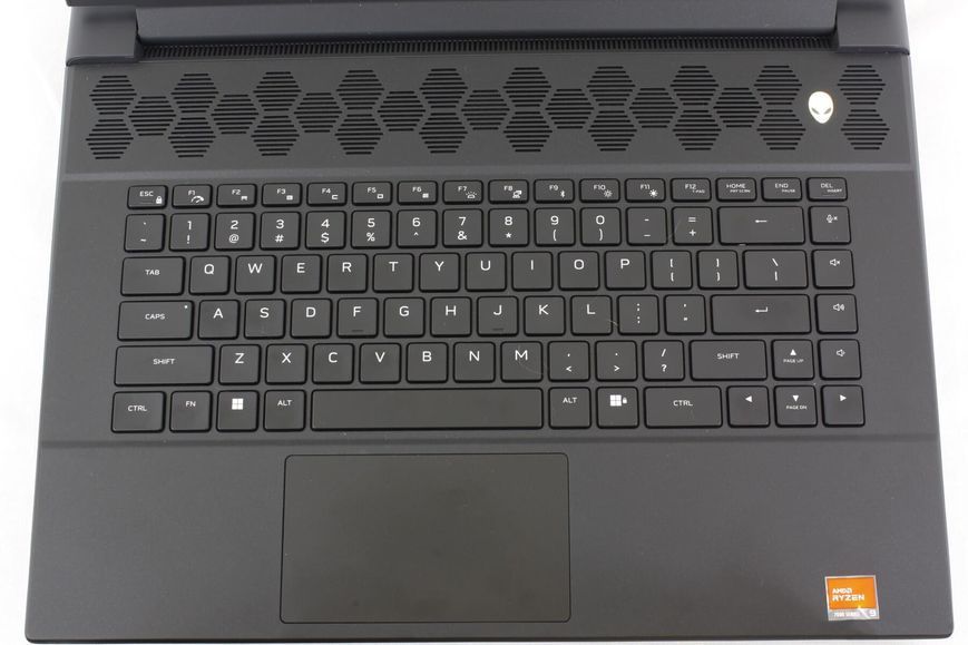 Dell Alienware M16 R1 (AMD Ryzen 9 7845HX, 16GB, 1TB SSD, RTX 4080 12GB) laptop_alienware_16_4080 фото