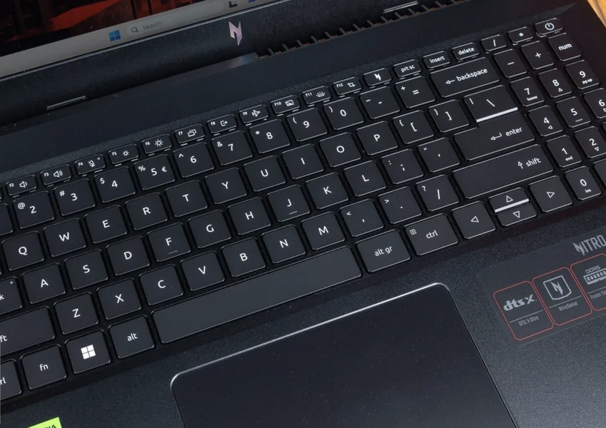 Acer Nitro V 15 NH.QN8AA.006 (Core i5-13520H, 32GB, 512GB, RTX 4050 6GB) laptop_acer_nitro_15_4050 фото