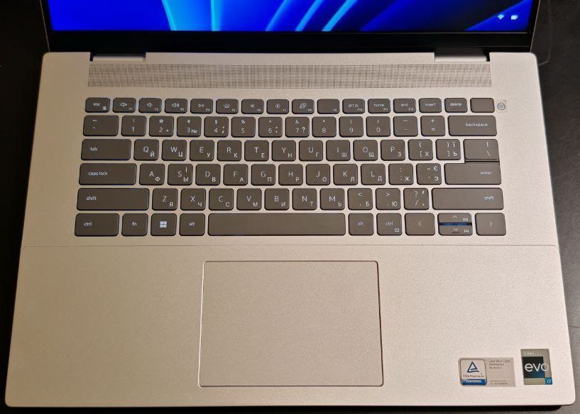 Dell Inspiron 7630 Plus (Intel Core i7-13700H, 32GB, 1TB SSD) laptop_dell_inspiron_7630_32 фото