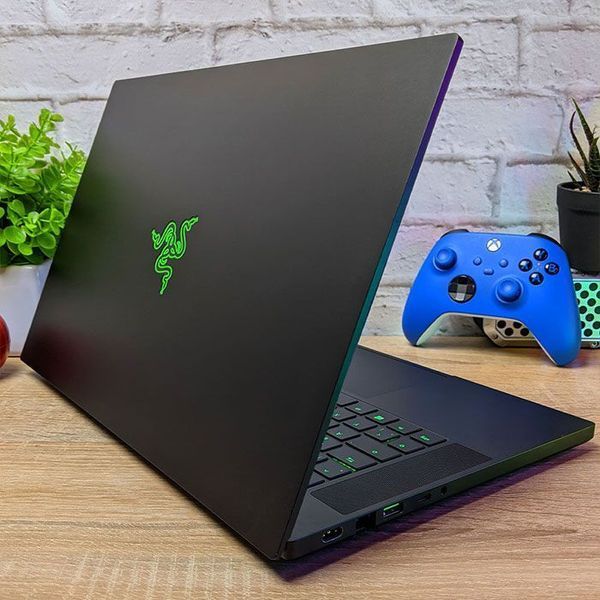 Razer Blade Base 15 (Intel Core i7-10750H, 16GB, 512GB SSD, RTX 3060 6GB) laptop_razer_15_3060 фото