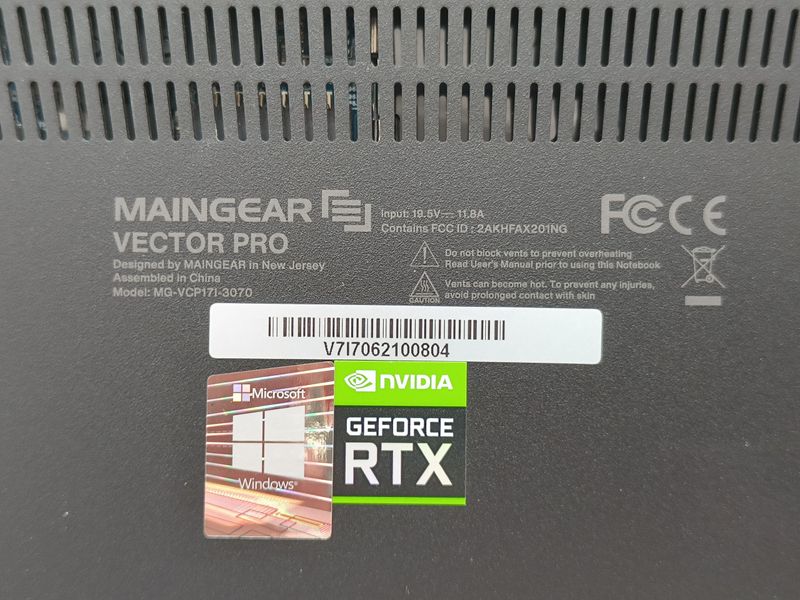 Maingear Vector Pro (Intel Core i7-11800H, 32Gb, 1Tb SSD, RTX3070) laptop_00021 фото